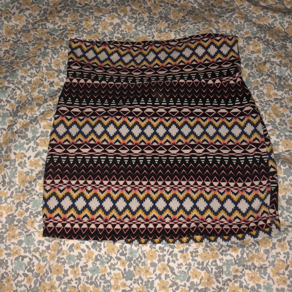 Selling colorful printed skirt .